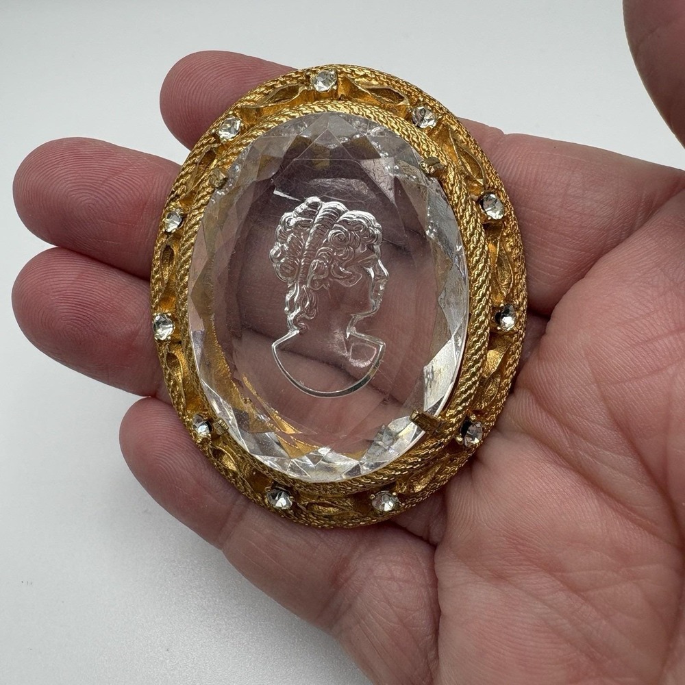 Vintage Reverse Carved Clear Cameo Pendant Gold Tone Retro